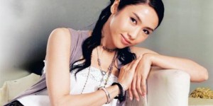 【大发在线扑克】黎姿一家出游画面温馨，昔日对手蔡少芬点赞送祝福，大发助力你的致富之路！