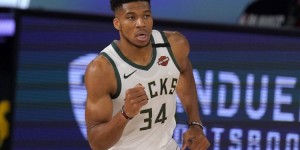 【大发扑克】字母哥连续砍下20+10+5雄鹿却遭遇5连败 ABA-NBA合并后首位球员