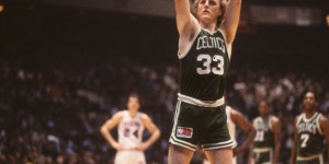 【大发扑克】86年今天：伯德因无聊选择用左手打开拓者 爆砍47分14板11助