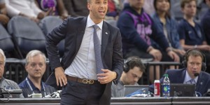 【大发扑克】森林狼记者：球队解雇小桑德斯聘请芬奇是有预谋的