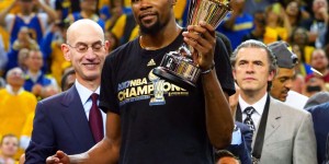 【大发扑克】【吧友投票】勇士应该退役凯文-杜兰特的35号球衣吗？