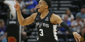 【大发扑克】马刺约翰逊：球员们彼此更加信任 交流更多了 没有放弃比赛