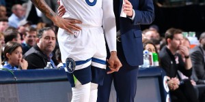 【大发扑克】小桑德斯：拉塞尔告诉我他左腿酸痛 然后离开了比赛