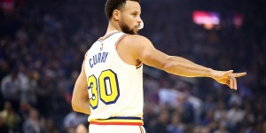 【大发扑克】科尔谈库里57分：如赢球希望他和队友庆祝 但输球没资格那样做