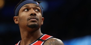 【大发扑克】布鲁克斯：很疑惑去年教练们在场上包夹比尔 却不选他进全明星