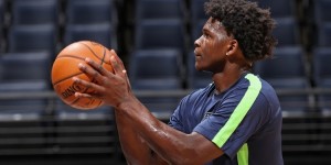 【大发扑克】爱德华兹：我是球队的活力来源 我的身体里充满了能量