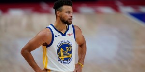 【大发扑克】库里自2015年来首次常规赛砍下45+时输球 此前是14胜0负