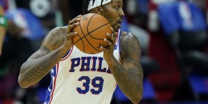 【大发扑克】嚯！霍华德生涯防守篮板达到1W个 历史第六人