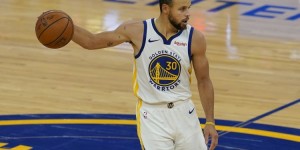 【大发扑克】卡莱尔：库里有在任何地方投中的可怕能力 会用各种方式影响比赛