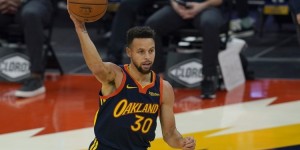 【大发扑克】库里57分打破美航中心单场得分纪录 此前为诺维茨基的53分