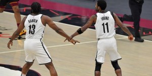 【大发扑克】小托马斯：哈登的加入让欧文可以专心得分 这样的欧文不可阻挡