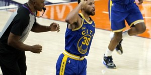 【大发扑克】记者建议科尔：让库里在别的时间段多休息 然后第四节多打一会儿