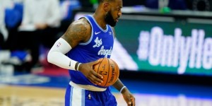 <?php the_title(); ?>