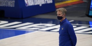 【大发扑克】科尔：没有中锋可用并不是问题 防转换没做好&出手仓促