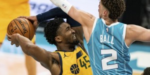 【大发扑克】米切尔谈三球：他的脸上总是挂着微笑 看他打球很享受