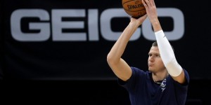 <?php the_title(); ?>