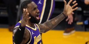 【大发扑克】雅虎名记：不能说詹姆斯被抢劫了 但他确实本该多得1-2个MVP