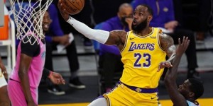 【大发扑克】詹姆斯：浓眉长期缺阵是一个新的挑战 希望卡鲁索最后选择三分