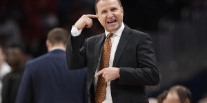 【大发扑克】斯台普斯WiFi太差 布鲁克斯赛后采访两度中断