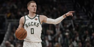 【大发扑克】第三巨头？迪文岑佐取24分9助7篮板 得分生涯新高