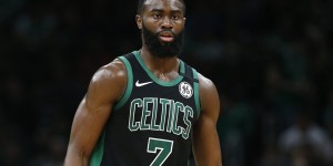 【大发扑克】杰伦-布朗：膝伤已经困扰我几个星期 今天我的感觉好多了