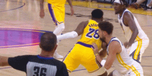 【大发体育】二百斤不开玩笑！八村顶了克莱半天 被克莱一刀切掉！，大发助力你的致富之路！