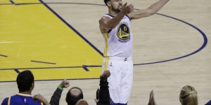 【大发扑克】追梦：克莱非常坚韧&强悍 相信他复出后我们会再次夺冠