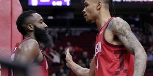 【大发扑克】【揭秘】哈登在火箭鲜为人知的故事：和保罗抢买单&包场打保龄球