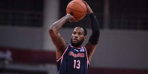 【大发扑克】状态不佳！威姆斯上半场12中4 出现6次失误