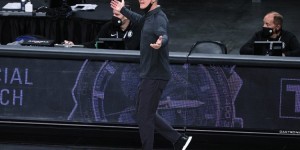 【大发扑克】科尔：克莱19年受伤后没马上意识到其严重性 不提倡联盟设置4分线