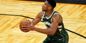 【大发扑克】字母哥本赛季第5次砍下三双 生涯第23次