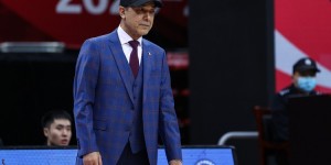 【大发扑克】阿的江：我们还没有化学反应 会合理搭配周琦与克拉克