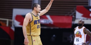 【大发扑克】苦苦支撑！西热半场4记三分轰下20分4板5助