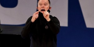 【大发扑克】马龙：约基奇有非常高的篮球智商 他是球队的防守支柱