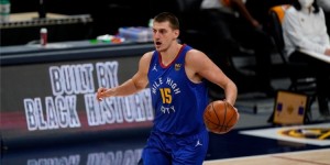 【大发扑克】巴顿：我们都知道约基奇会在关键时刻做什么 他是联盟MVP