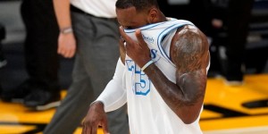 <?php the_title(); ?>