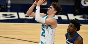 【大发扑克】探花完胜状元！鲍尔三分5中4拿到19分 爱德华兹三分10中1拿到19分