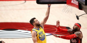 【大发扑克】安东尼：库里就是库里 他是比赛的焦点 他的比赛非常好看