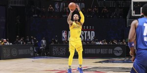 【大发扑克】表哥今天投嗨了！利拉德全场8记三分+致命一击助队取胜