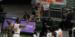 【大发扑克】暴走的怪兽！字母哥近10场场均32.5+11.2+6.6