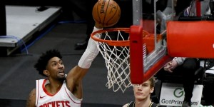 【大发扑克】费根：伍德&豪斯今日缺战老鹰 有望在明日对阵勇士比赛复出