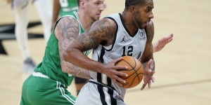 【大发扑克】名记：阿尔德里奇交易难以达成 更可能被买断