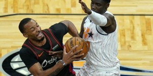 【大发扑克】即插即用！鲍威尔首秀全场砍下22分2板2断