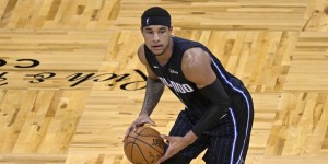 【大发扑克】阵中无大将！二年级生奥基基全场22+6 连续两场刷新得分纪录