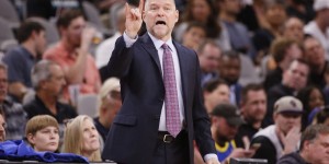 【大发扑克】马龙：不愿详谈被驱逐一事 我的职责是保护球员