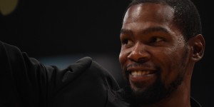 【大发扑克】网友：KD就是无法独自带队 回家哭去吧 KD：这是你的工作 尊重你