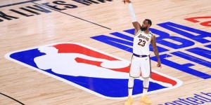 【大发扑克】珍妮-巴斯：詹姆斯是我见过的最接近超级英雄的人