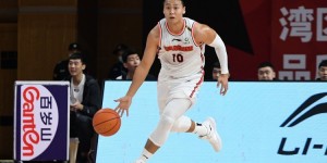 【大发扑克】连续爆发！赵睿半场12中8冲出21分2板4助2帽