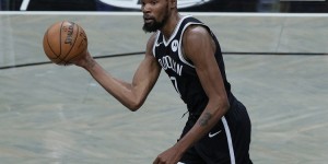 【大发扑克】纳什：没有因比分落后提前撤下杜兰特 他需要适应正常的工作量