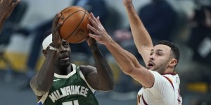 【大发扑克】名记：霍勒迪基础合同4年1.35亿 另外2500万为奖金